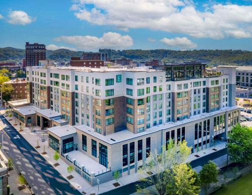 Downtown Asheville Hotel | Embassy Suites By Hilton Asheville Downtown