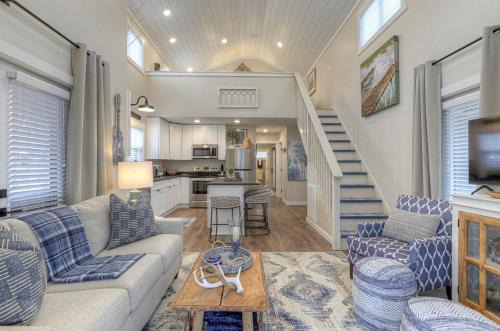 Monteagle House | Embrace Nature in this Cozy Cabin with Fire Pit in Monteagle, Tennessee