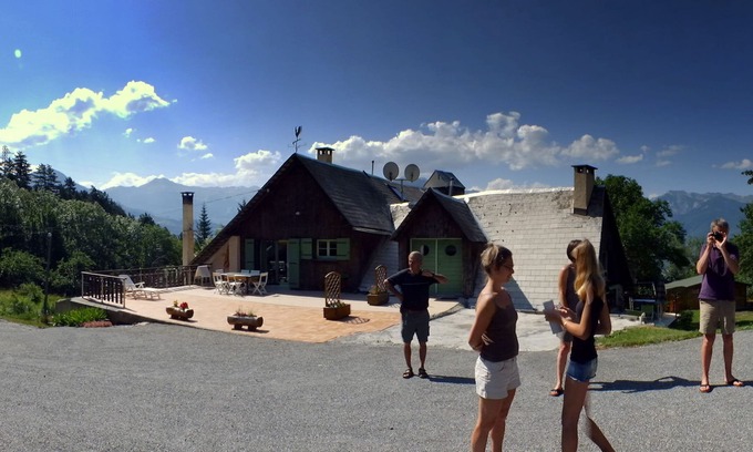 Embrun Apartment | EMBRUN Apartment Type 3, Terrace, Private Tennis in a park of 2 Hectares