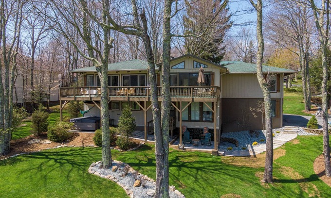 Beech Mountain House | Emerald Escape - Theater room, hot tub, ping pong table, by the 5th green of Beech Mtn Golf