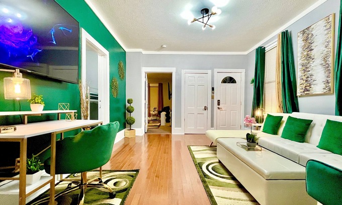 Tremont House | Emerald Oasis: Cozy Tremont 1BR Lower Unit by Christmas Story House | Parking 7 Min to Downtown