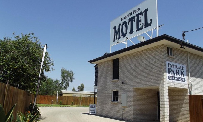 Emerald Hotel | Emerald Park Motel
