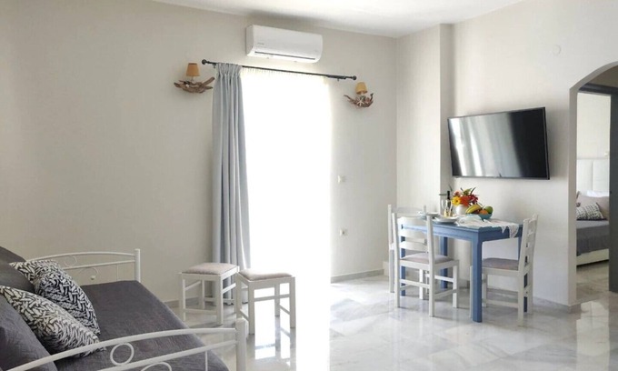 Platanes Apartment | Emorfia's Apartments No 2 - 300m to the beach