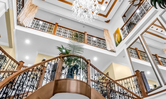 Surrey House | Empress Palace Hotel