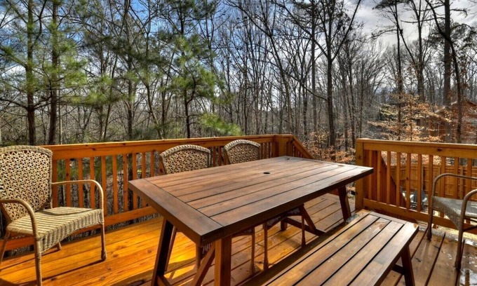 Ellijay House | Empress Tree Lodge - HotTub/Sauna/FirePit/Sleeps10