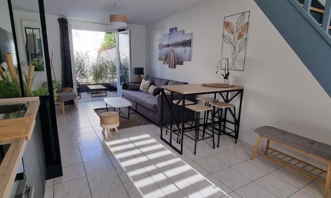 Surgeres Apartment | En hyper centre, logement climatisé entièrement rénové! Netflix - Amazon Prime - Terrasse - Le Nature Zen