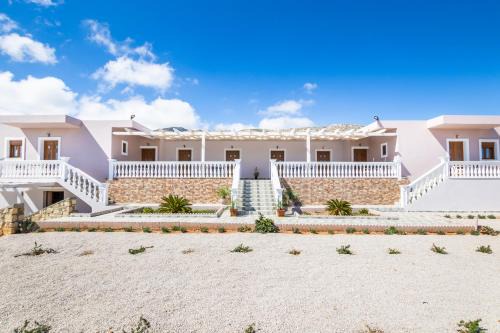 Menetai Apartment | Enalia Suites