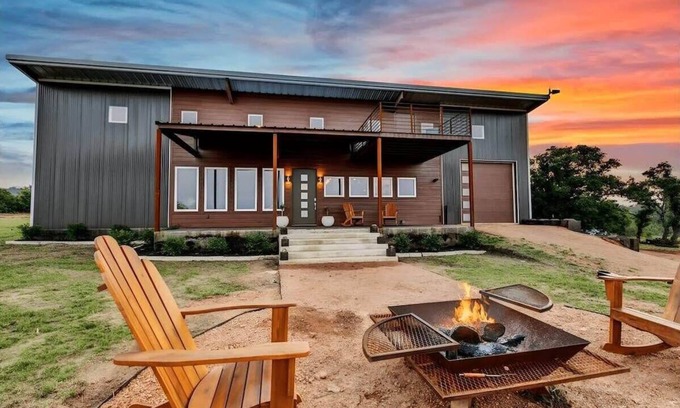 Fredericksburg House | Enchanted Rock Ridge - Cowboy Pool|Hot Tub|Firepit