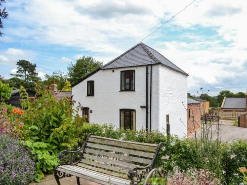 Kilnwick House | End Cottage
