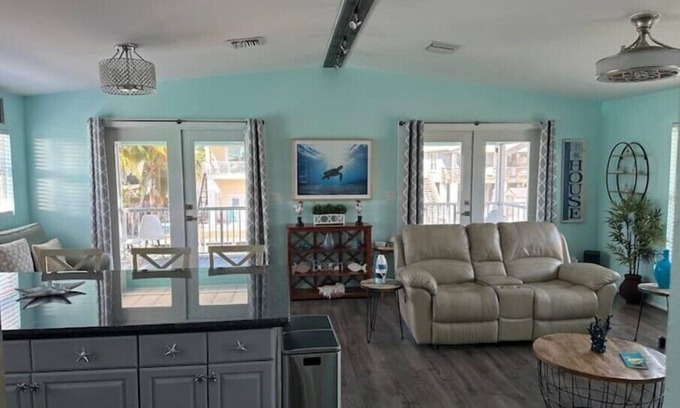 Cutthroat Harbor Estates House | Endless Summer Beach Housen