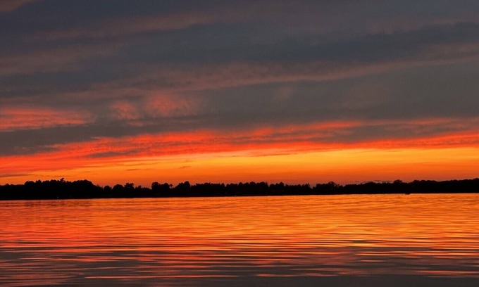 Grand Isle House | Endless Sunsets - Lake Front Retreat in the "Gut" on Lake Champlain
