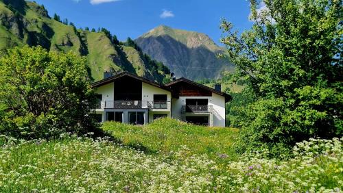 Ravaisch Apartment | Engadin Lodge PREMIUM & PRIVATE