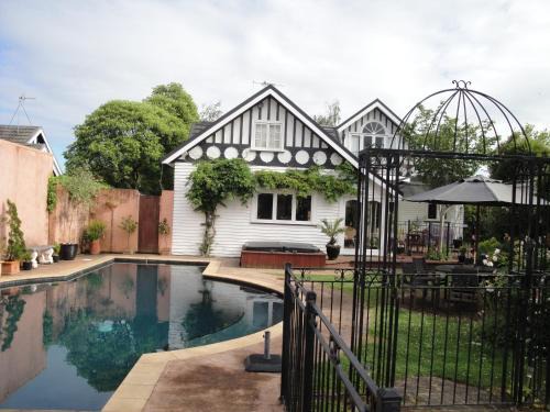 Hamilton East House | English Tudor House