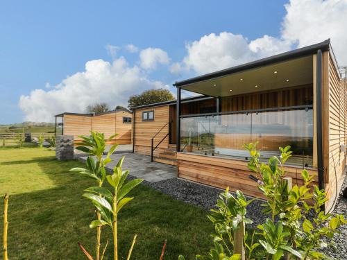 Llanelidan House | Enia Lodge 2