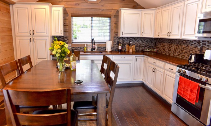 Pigeon House | Enjoy a lake front cottage in the Thumb of Michigan. A must see!