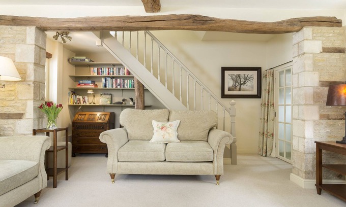 Quenington Cottage | Enjoy a taste of rural life in this beautifully presented Cotswold period home.