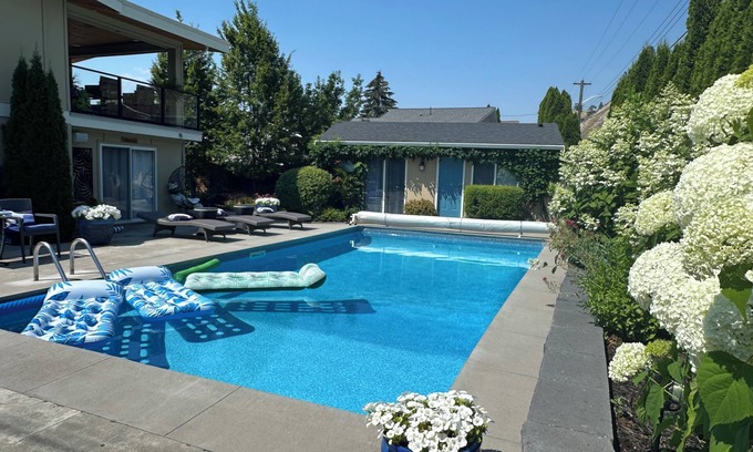 Okanagan-Similkameen House | Enjoy all the Okanagan has to offer - Come stay in our Suite Skaha Retreat!