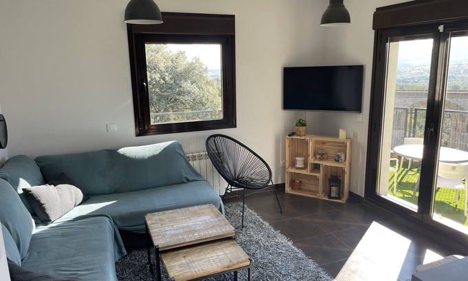 Miraflores de la Sierra House | Enjoy nature, incredible views, and disconnect with the sound of the river