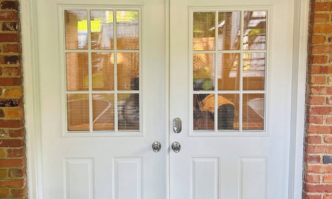 Paw Creek House | Enjoy Nature & The City in This Charming Charlotte Suit