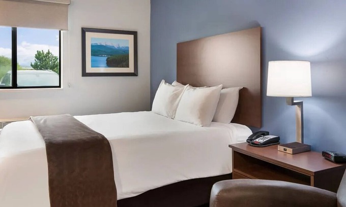 Southern Crossing Hotel | Enjoy Pet-Friendly Comfortable Room with Kitchen Near Old Mill District