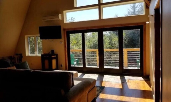 Gold Beach House | Enjoy summer at the beach!