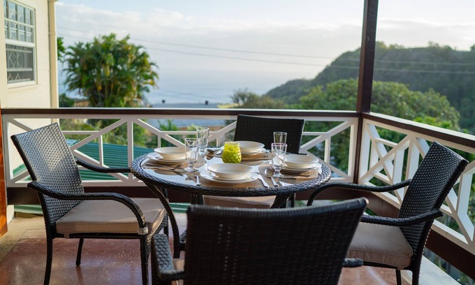 Kingstown House | ☼ Enjoy Sunset @ Tropical Lookout