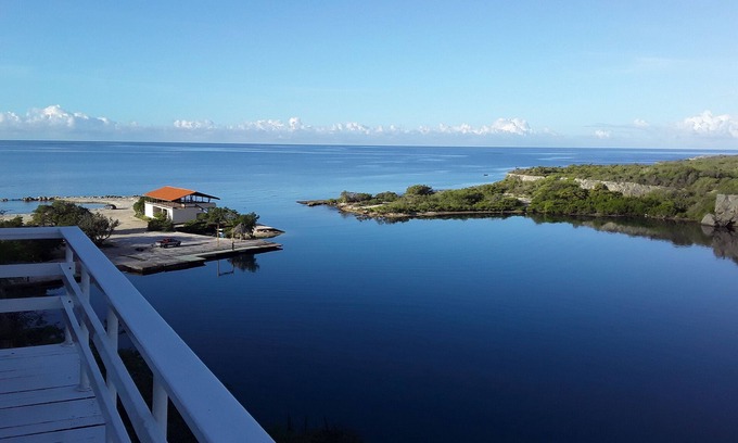 Soto House | Enjoy the Best Views in all of Curacao. Fully airconditioned with private pool