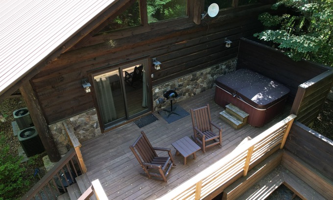 Bryson City Cabin | Enjoy the entire Treehouse Property for you and 7 others!