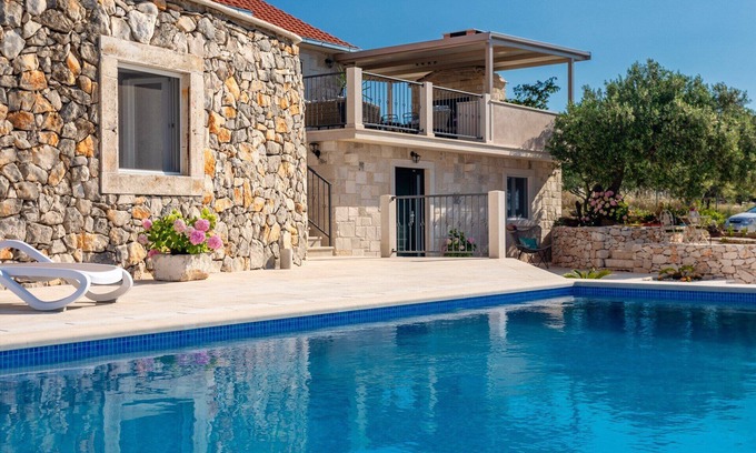 Milna (Brac) Villa | Enjoy the peacefulness of the nature of island Brač overlooking the sea .