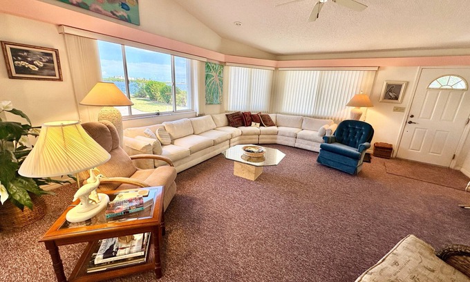 Nettles Island House | Enjoy this adorable 2 bedroom 1.5 bath beach house located in Nettles Island!