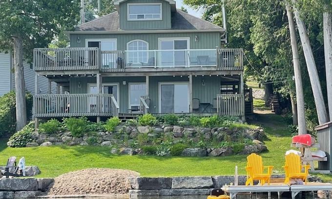 Selwyn Cottage | Enjoy your getaway at Cedar Hill Lakehouse