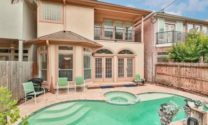 Uptown House | ENSPIRION - near the Galleria Mall