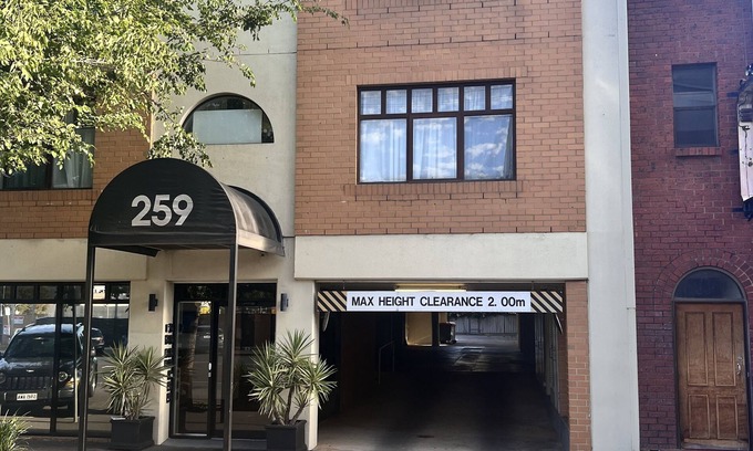 Adelaide Apartment | ensuite city unit gouger st106
