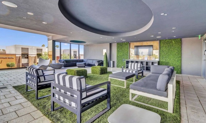 Entertainment District Condo | Entertainment District Luxury 2200 sq ft Condo - Heart of Old Town Scottsdale