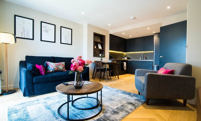 York Apartment | Entire 1 Bed - King's 39 - Hudson Quarter