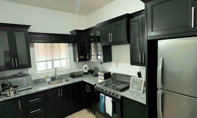 May Pen House | Entire (1 bedroom) townhouse in May Pen, Jamaica