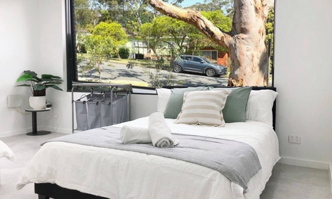 Peakhurst House | Entire 2 Bedroom House Nearby Hurstville