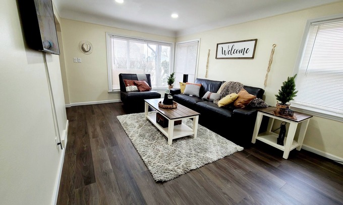 Harper Woods House | Entire 3 BR Home by St John's Hospital in Quiet area