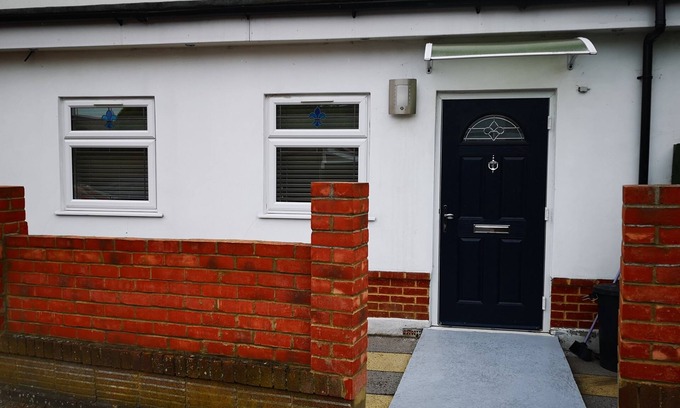 Fairlop House | ENTIRE ANNEX - 2 ROOMS