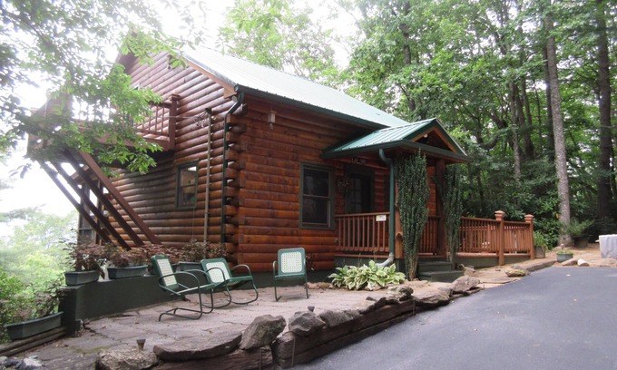 Screamer Mountain Cabin | Entire cabin for rent, 30-day minimum stay.
