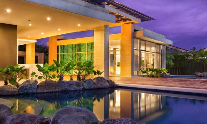 Plaridel Condo | Entire Condo Resort near BGC, Ortigas, FAST WI-FI