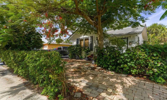 Old Northwood Historic District House | Entire Home Close to the Beach and City Center!