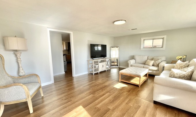 Kennett House | Entire Home/ Newly Renovated/ Convenient Location!
