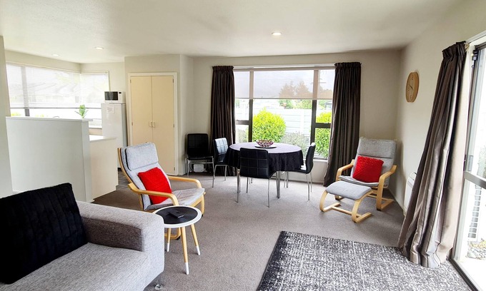 Tinwald House | Entire House - Warm - Central and Convenient