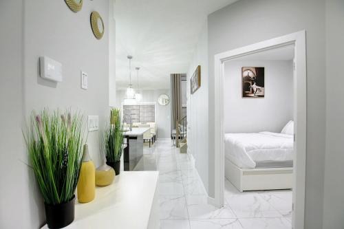Beaumont Apartment | Entire Luxury 4-Bedroom Home with Indoor Fireplace
