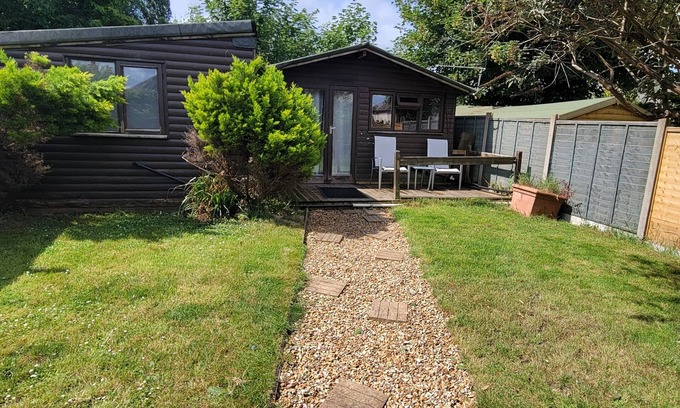 Bournemouth Cabin | Entire Spacious Cabin with Private Garden