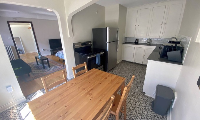 Lower Queen Anne Apartment | Entire Studio Apartment - Climate Pledge Arena & Space Needle