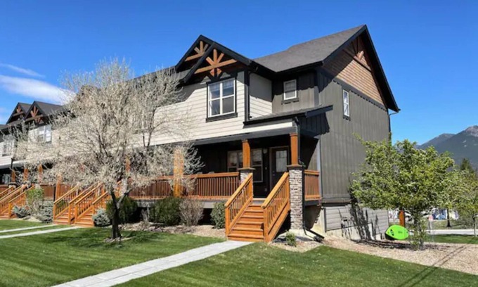 East Kootenay House | Entire Townhouse in central Invermere