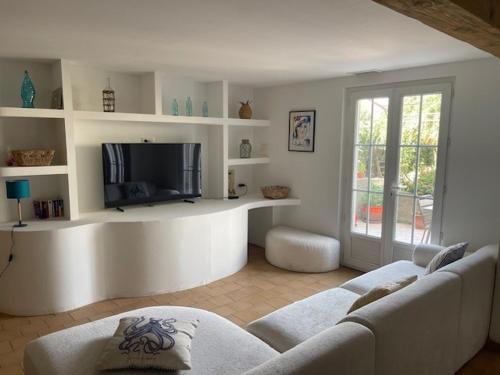 Palau-del-Vidre House | Entre Terre et Mer