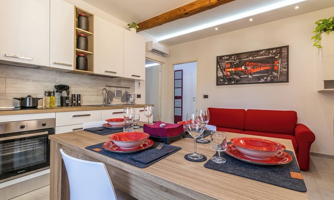 Old Town Apartment | Enzo Ferrari Museum|Stazione FS-WiFi-parking NO ZTL
